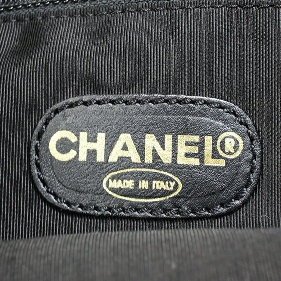 CHANEL CC Logo Crossbody Shoulder Bag Leather Black GHW Italy Vintage - Picture 12 of 15